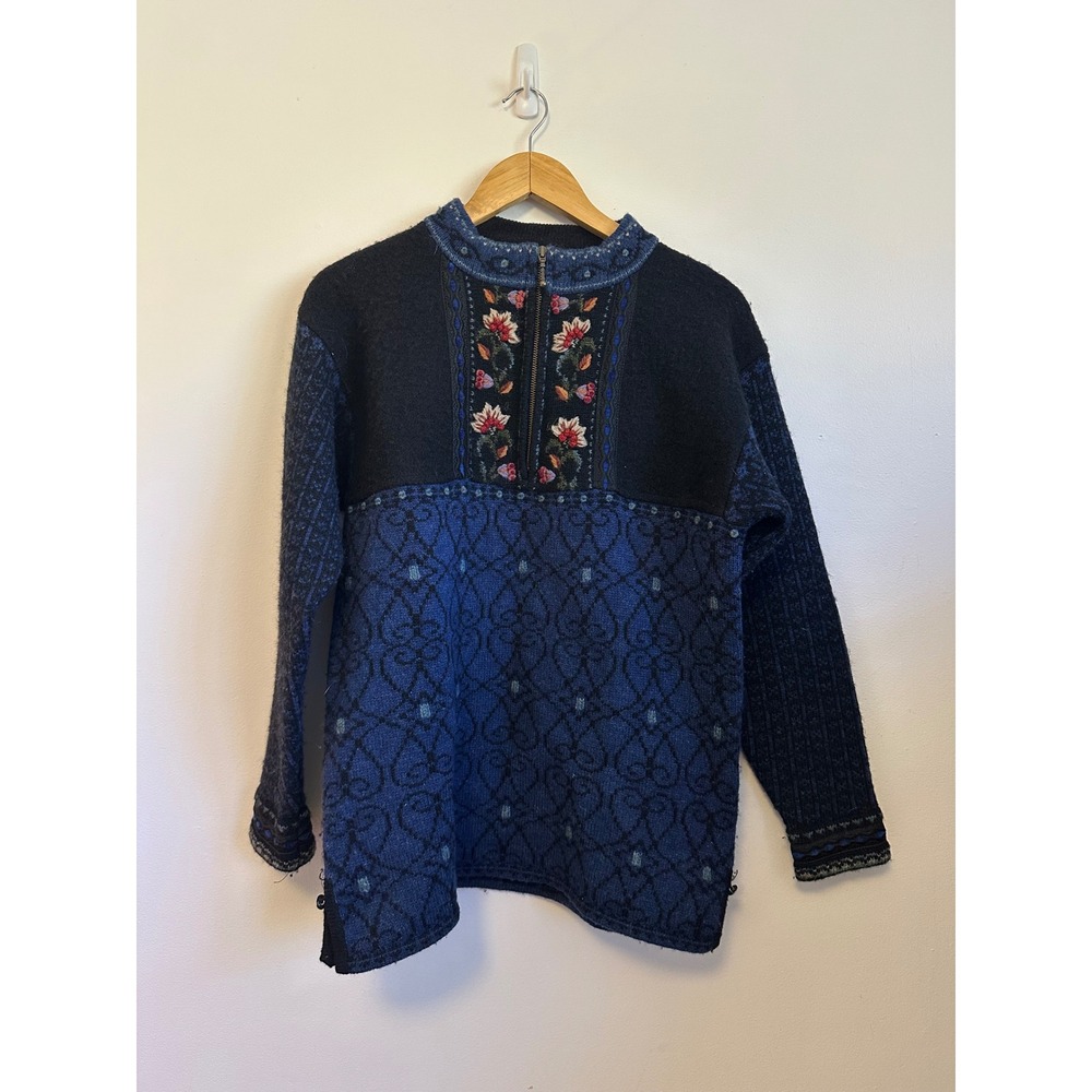Icelandic Design 100% Wool Floral Embroidered Nordic Half Zip Sweater | Small